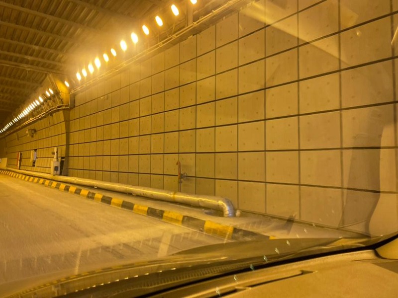 The use of exposed concrete tiles as an alternative to cast-in-place concrete in road construction projects